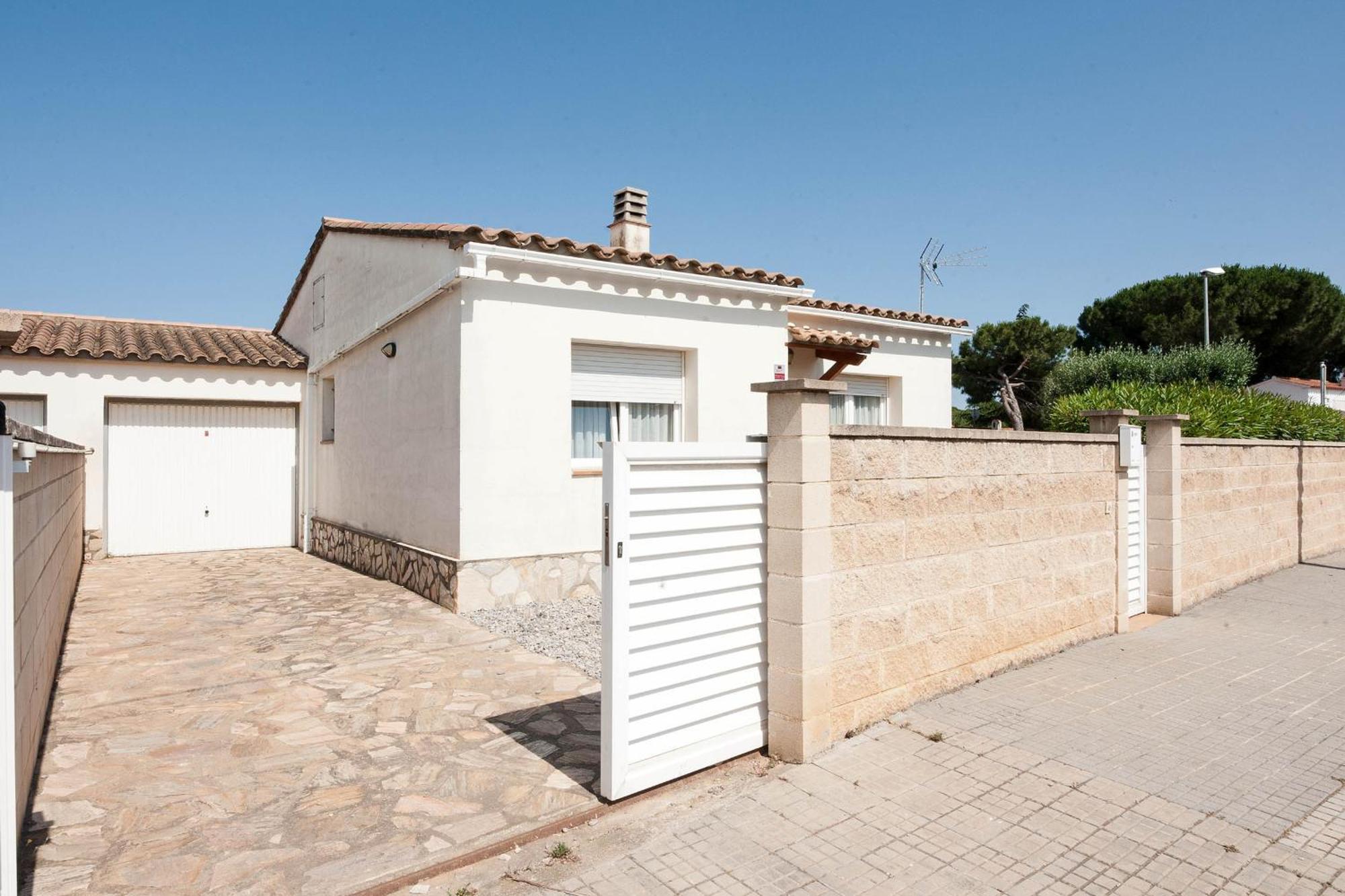 Вилла Tarragona Ля Эскала Экстерьер фото
